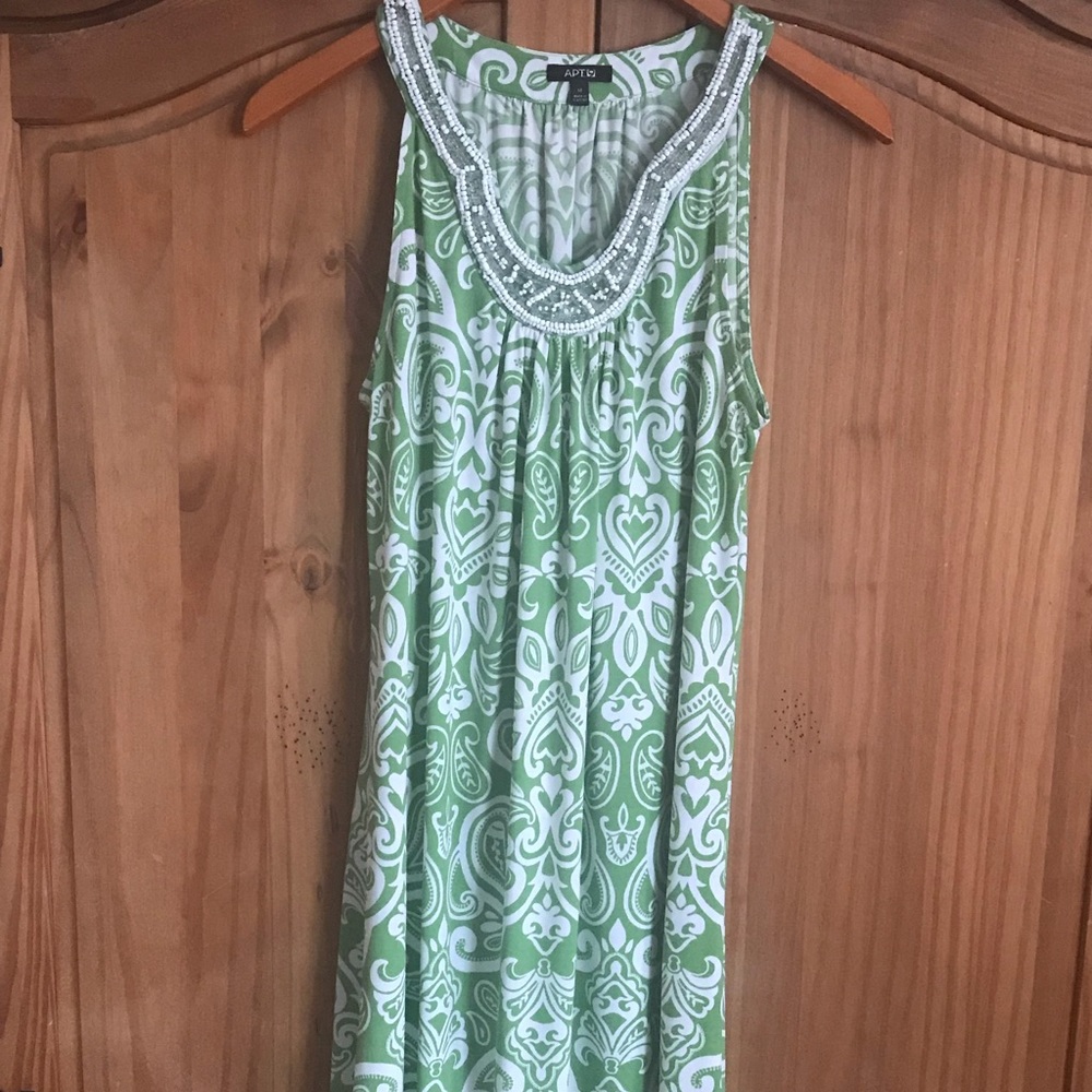 Apt 9 Women’s Size Medium sleeveless dress. Like new condition
